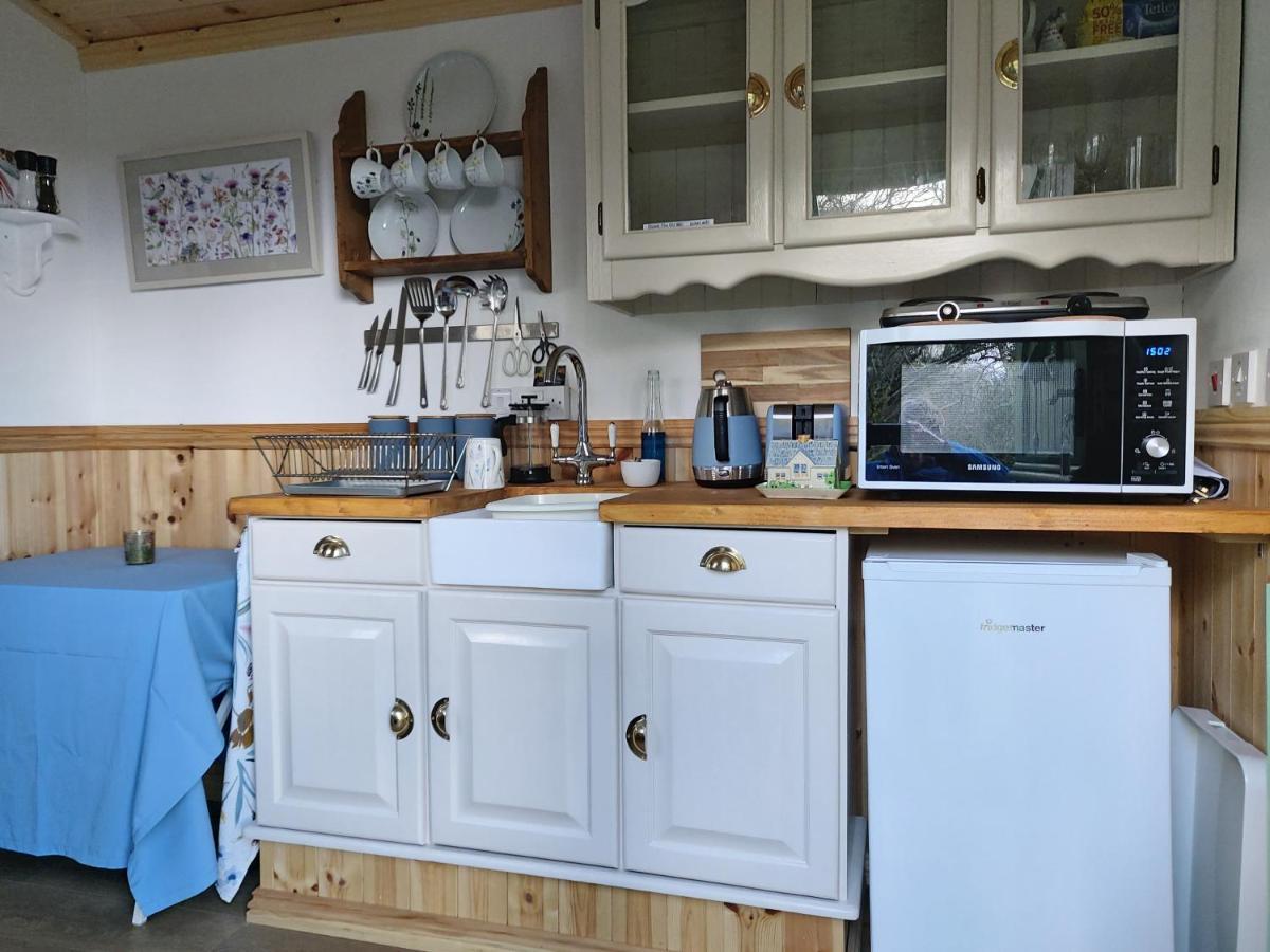 The Old Mill Shepherds Hut โอ๊คแฮมป์ตัน ภายนอก รูปภาพ